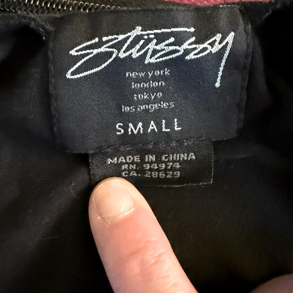 Stussy Long Sleeve Graphic Logo Tee in black and white - Picture 11 of 12